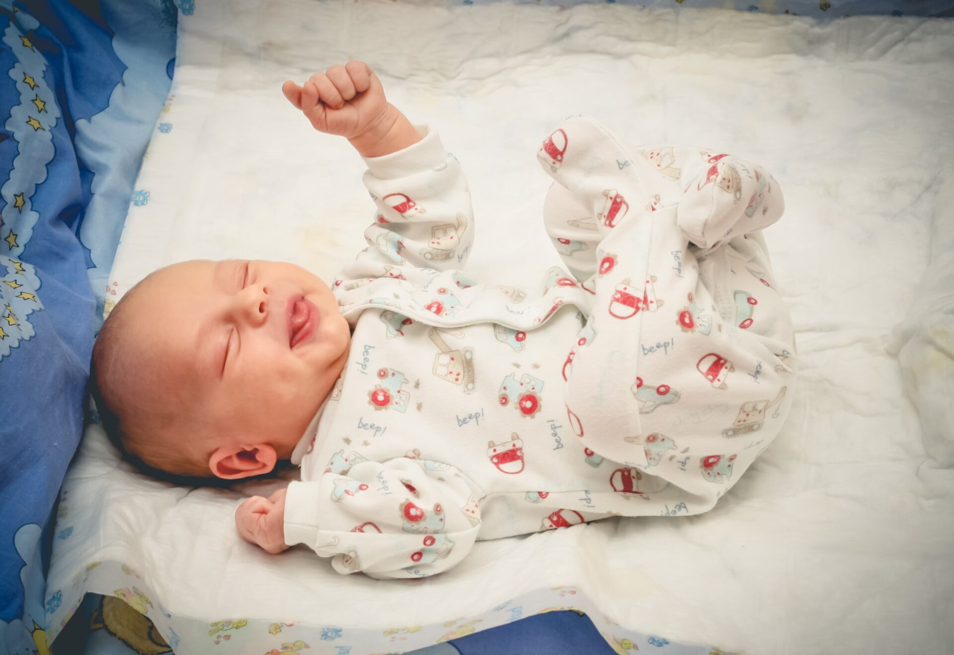 頭を壁や床に打ちつける赤ちゃん 南22条おとなとこどものクリニックのブログ